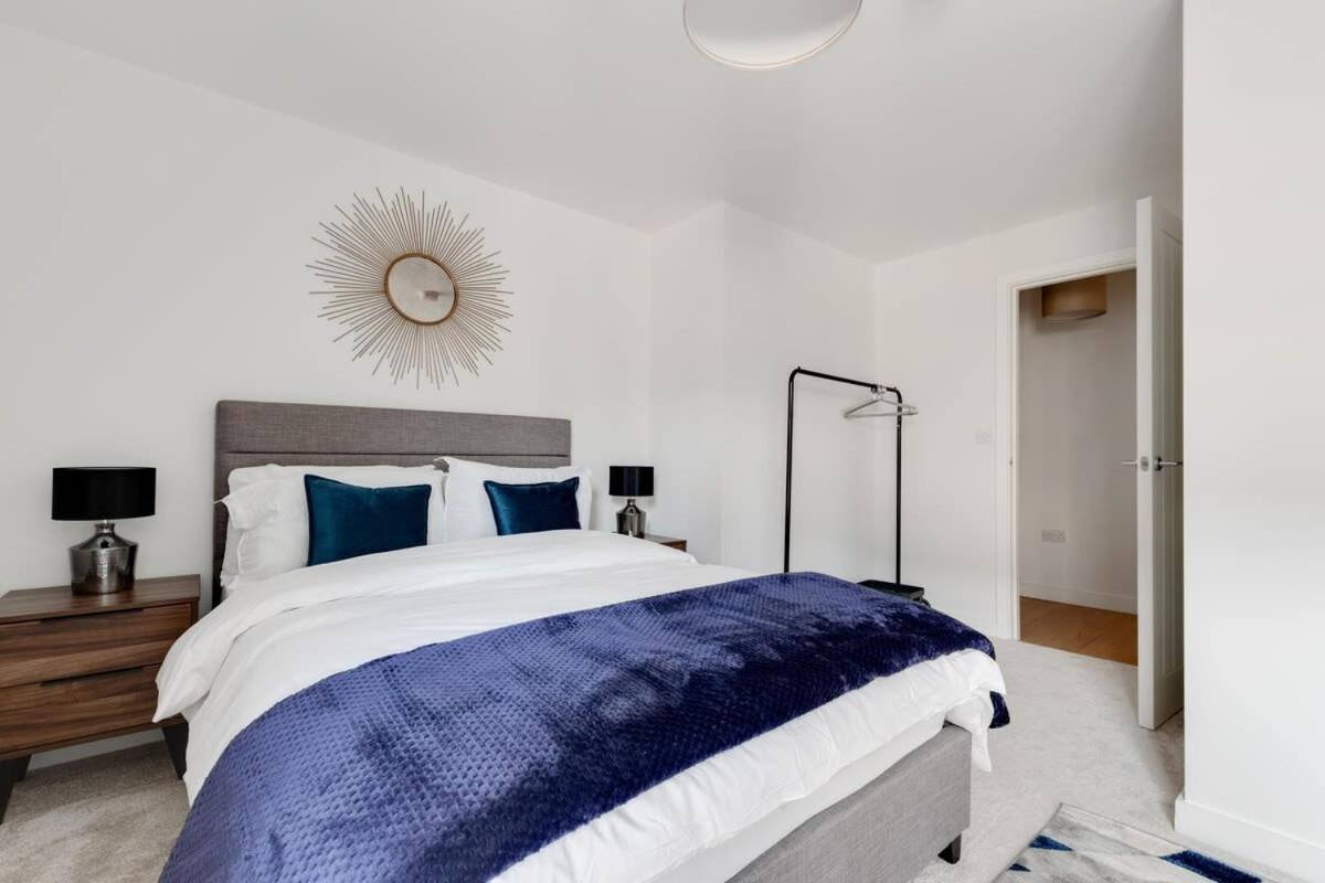 1 Bed Modern Apartment In A Converted Mill Лийдс Екстериор снимка